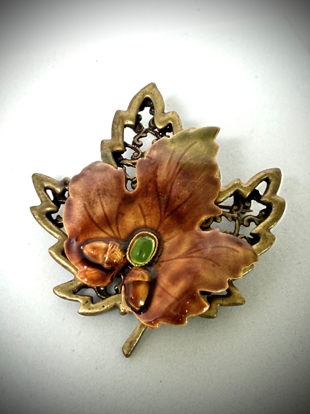 Charming Vintage KC Collection enamel & Brass Maple Leaf Broach